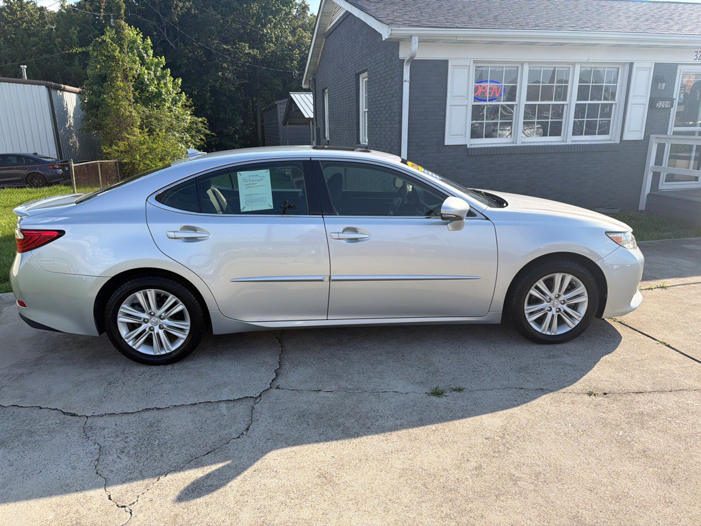 2014 Lexus ES Image 14