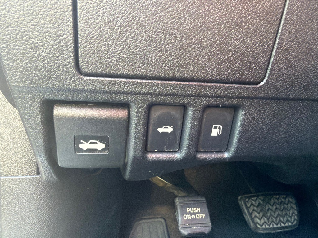 2014 Lexus ES Image 24