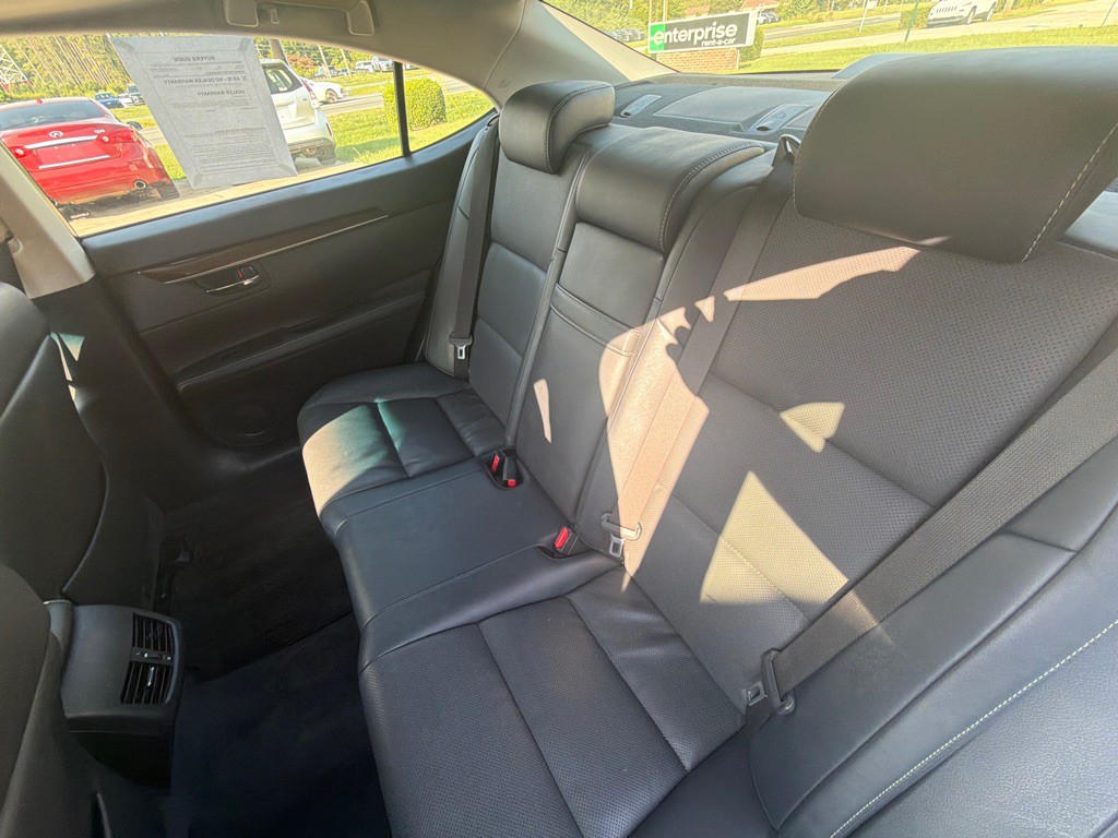 2014 Lexus ES Image 26