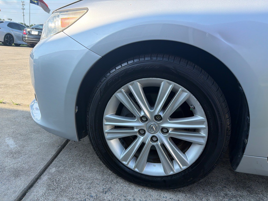 2014 Lexus ES Image 33