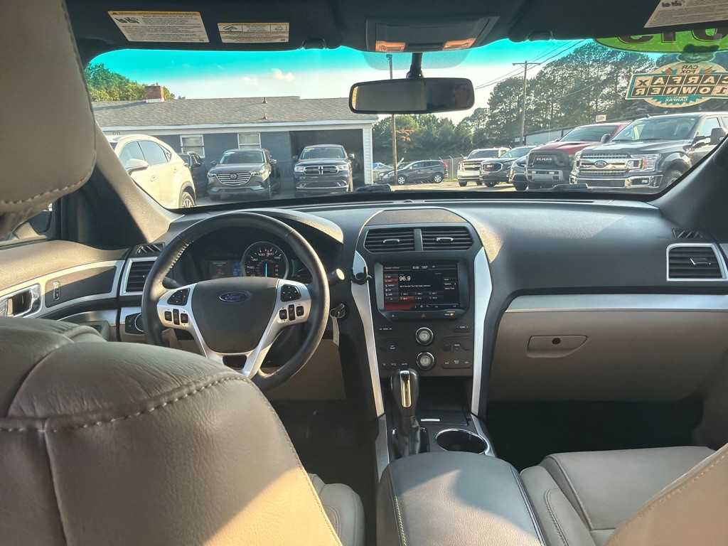 2015 Ford Explorer Image 15