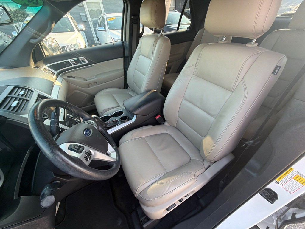 2015 Ford Explorer Image 24