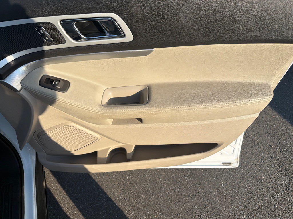 2015 Ford Explorer Image 28