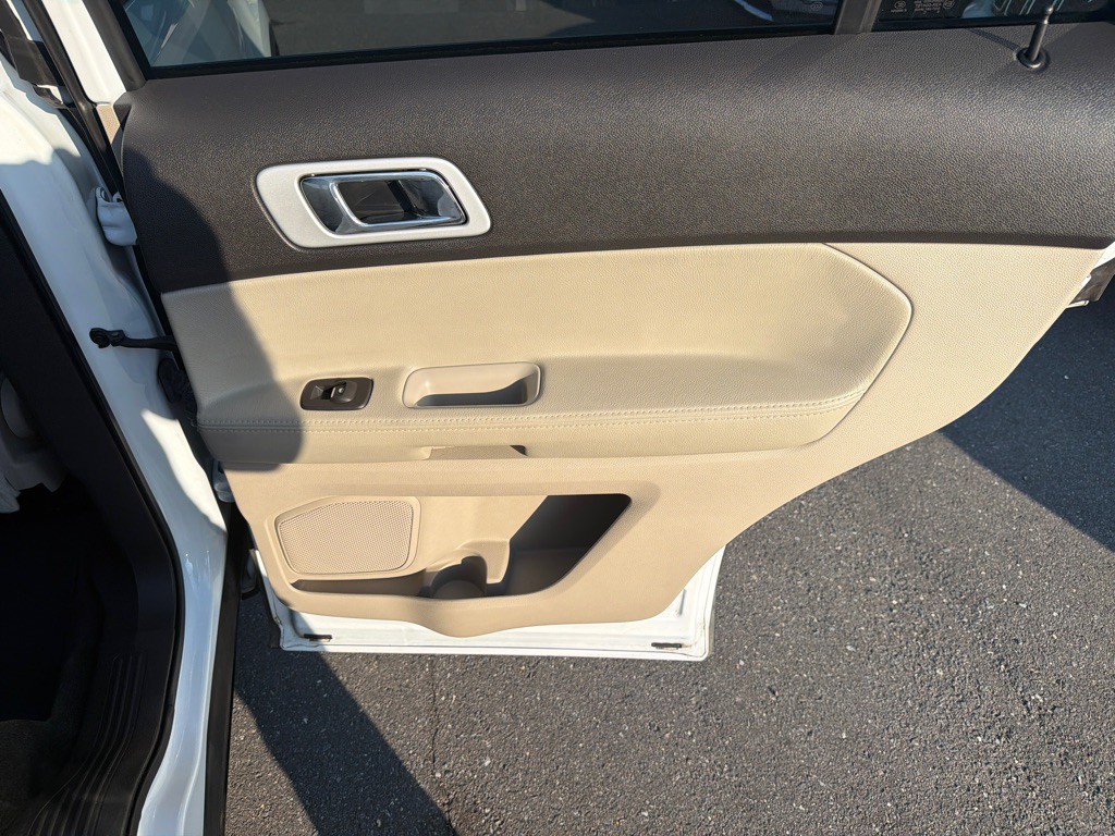 2015 Ford Explorer Image 29