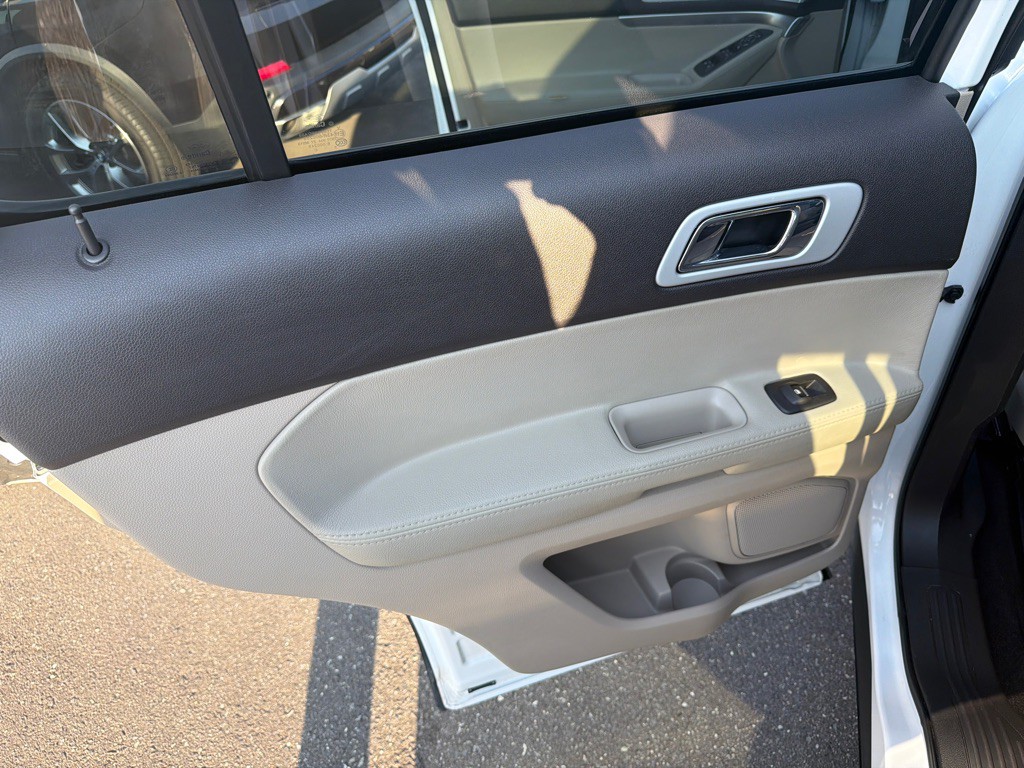 2015 Ford Explorer Image 30