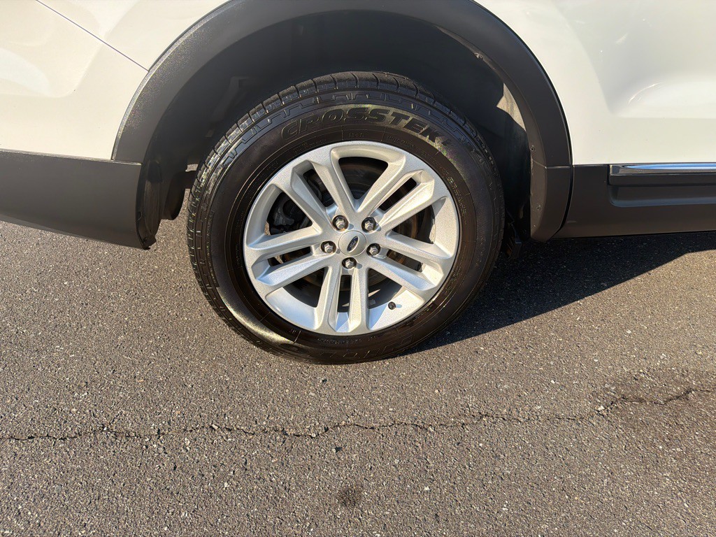 2015 Ford Explorer Image 34