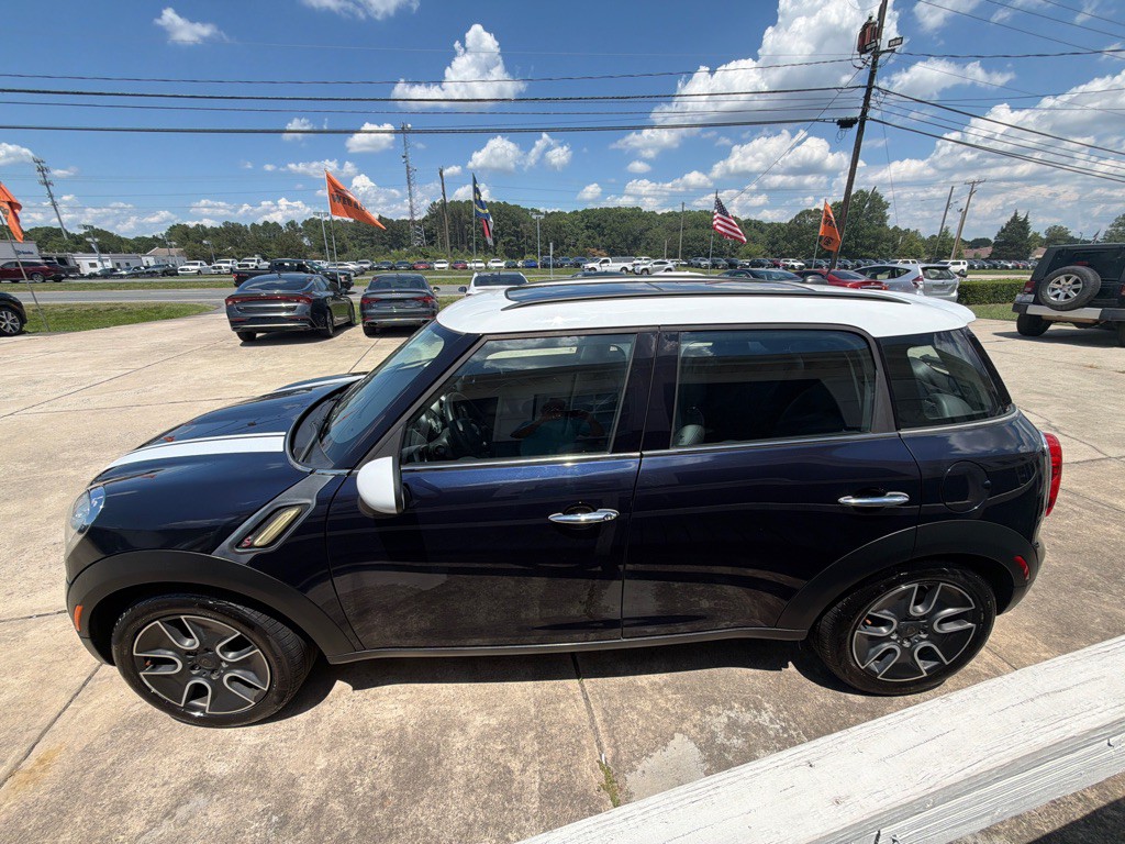 2012 MINI Cooper Image 14