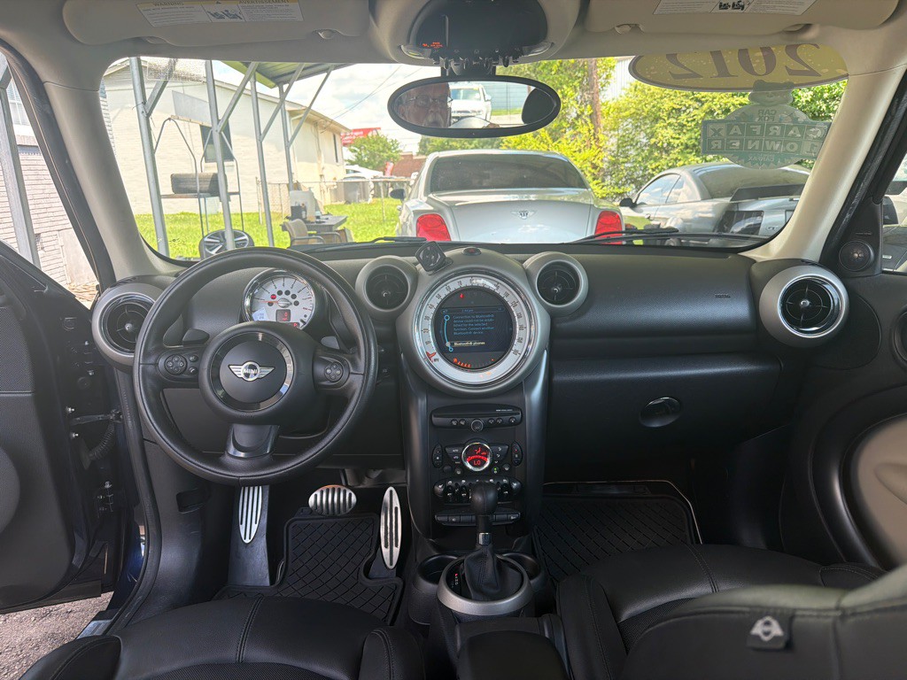 2012 MINI Cooper Image 21