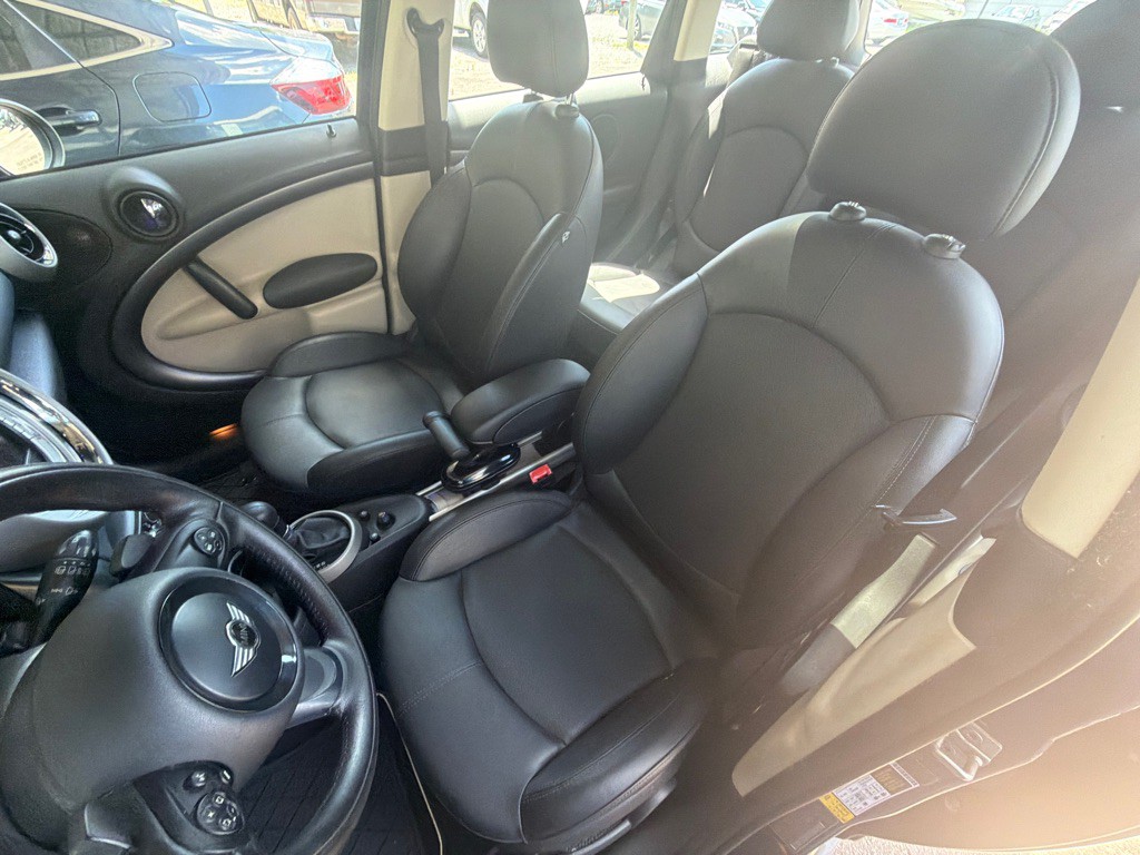 2012 MINI Cooper Image 25