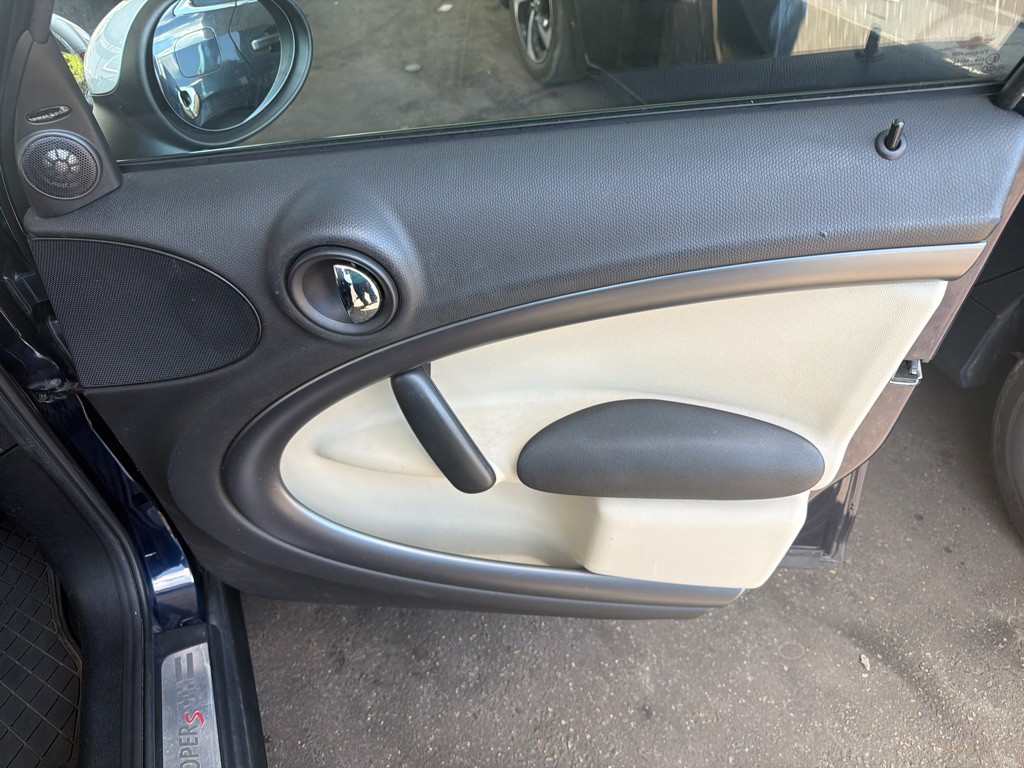 2012 MINI Cooper Image 29