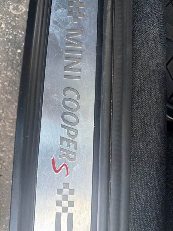 2012 MINI Cooper Image 32