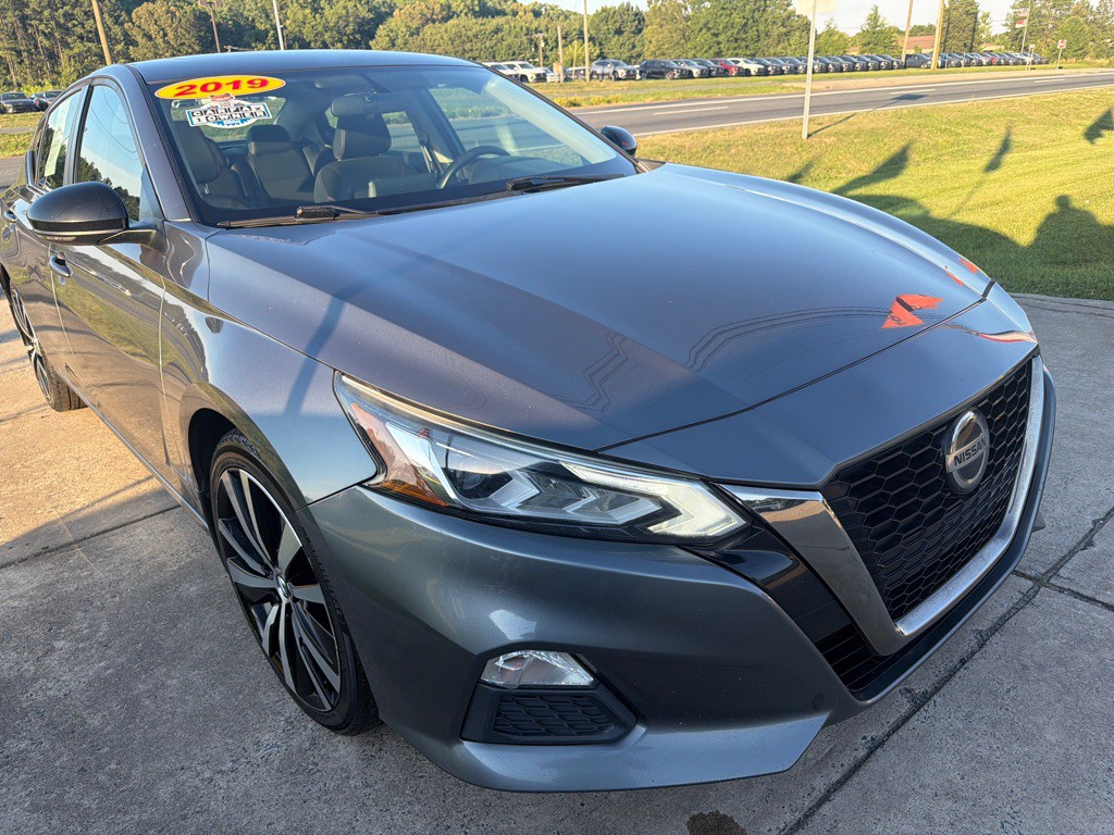 2019 Nissan Altima Image 2