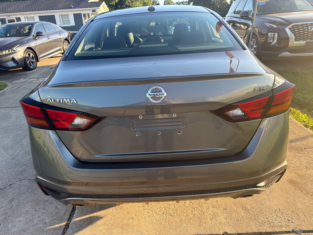 2019 Nissan Altima Image 9