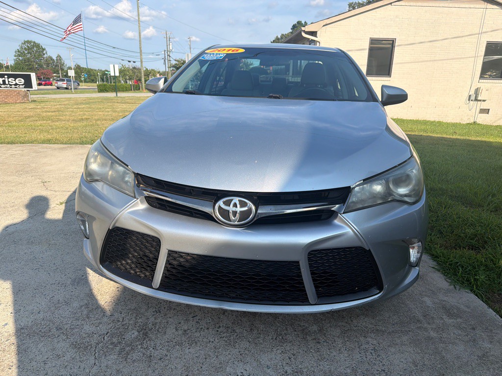 2016 Toyota Camry Image 3
