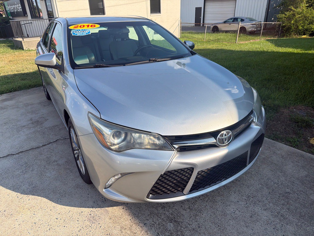 2016 Toyota Camry Image 5