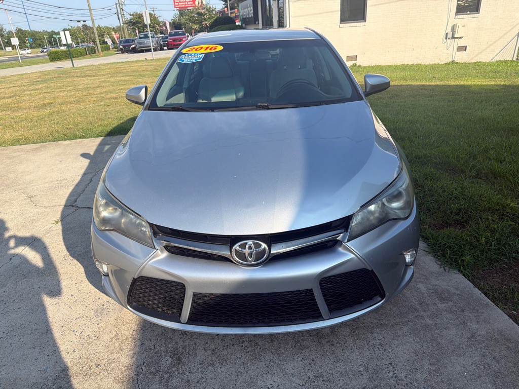 2016 Toyota Camry Image 6