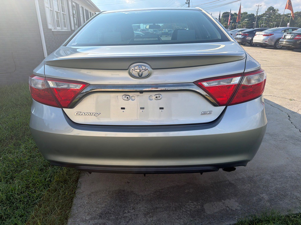 2016 Toyota Camry Image 9