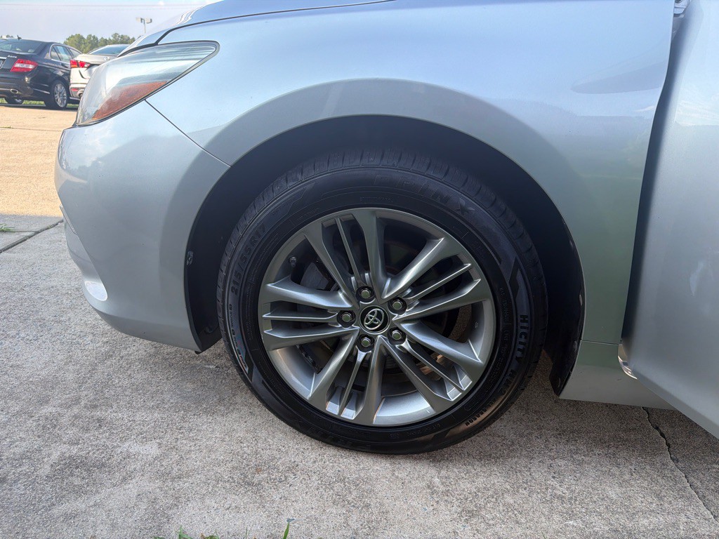 2016 Toyota Camry Image 33