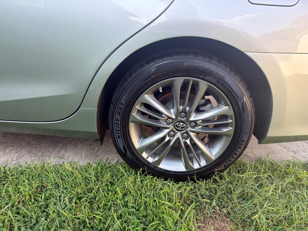 2016 Toyota Camry Image 34