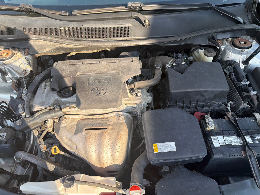 2016 Toyota Camry Image 38