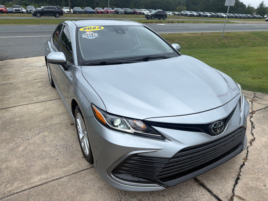 2024 Toyota Camry Image 5