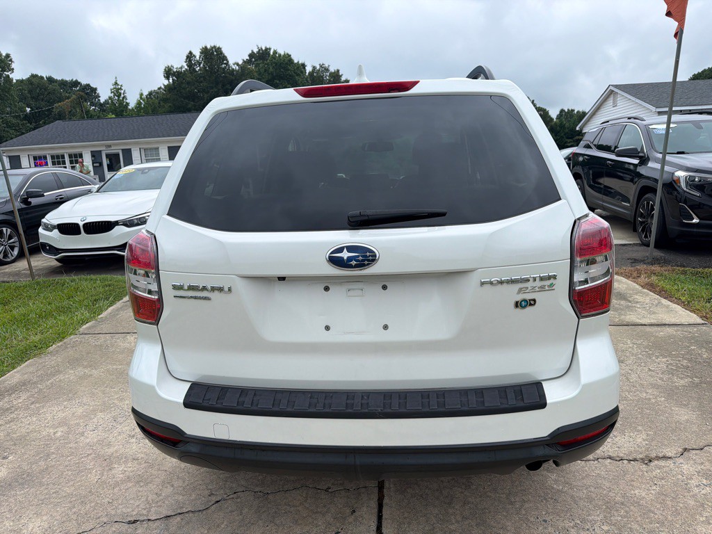 2016 Subaru Forester Image 9