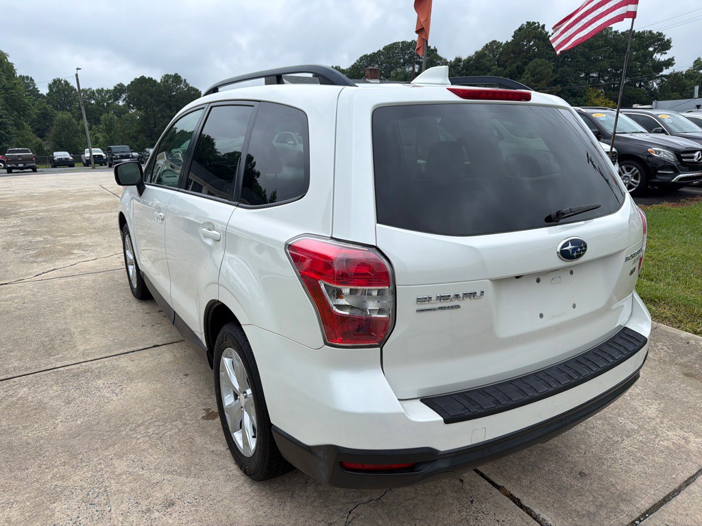 2016 Subaru Forester Image 10