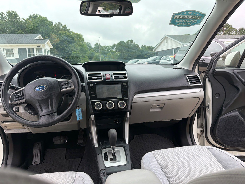 2016 Subaru Forester Image 17