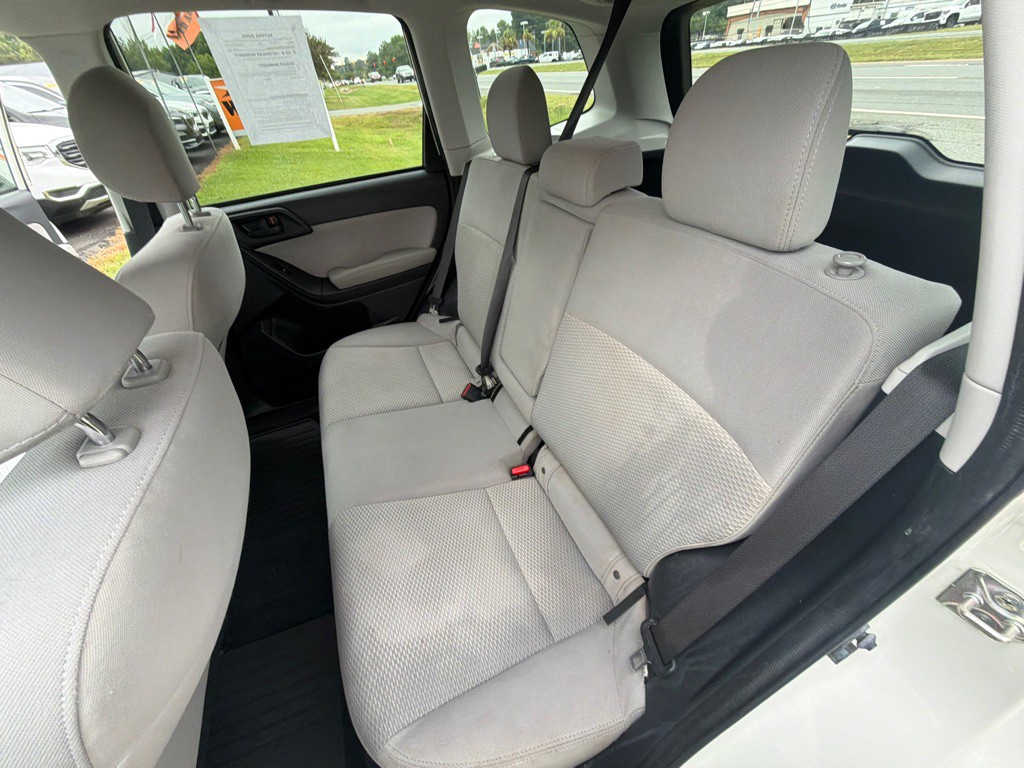 2016 Subaru Forester Image 28