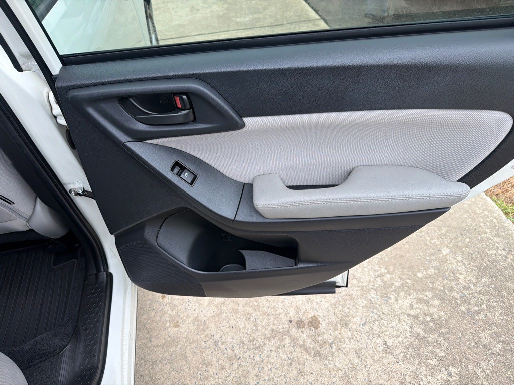 2016 Subaru Forester Image 32
