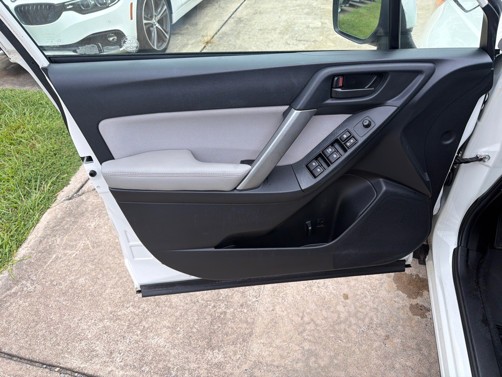 2016 Subaru Forester Image 35