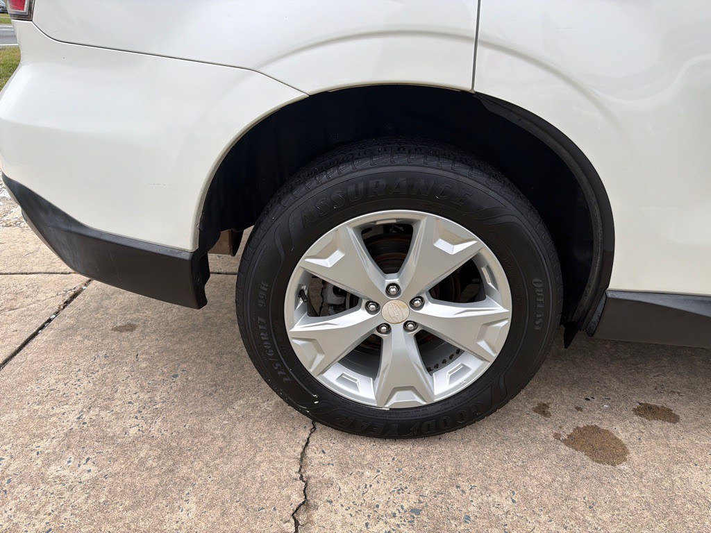 2016 Subaru Forester Image 38