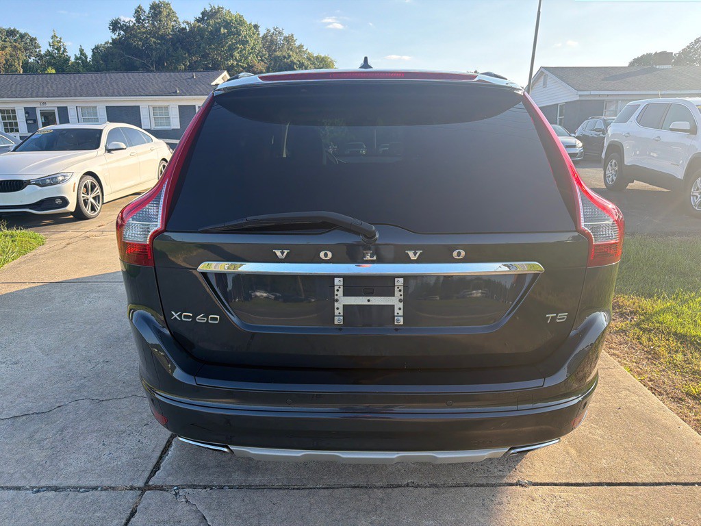 2016 Volvo XC60 Image 10