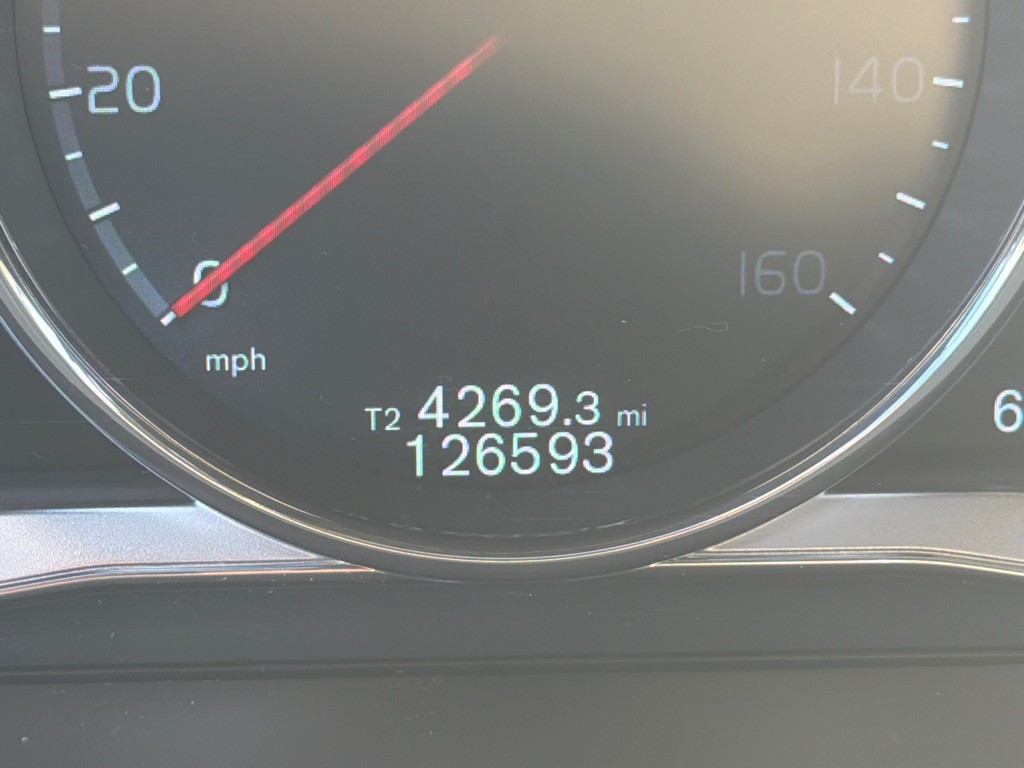2016 Volvo XC60 Image 19