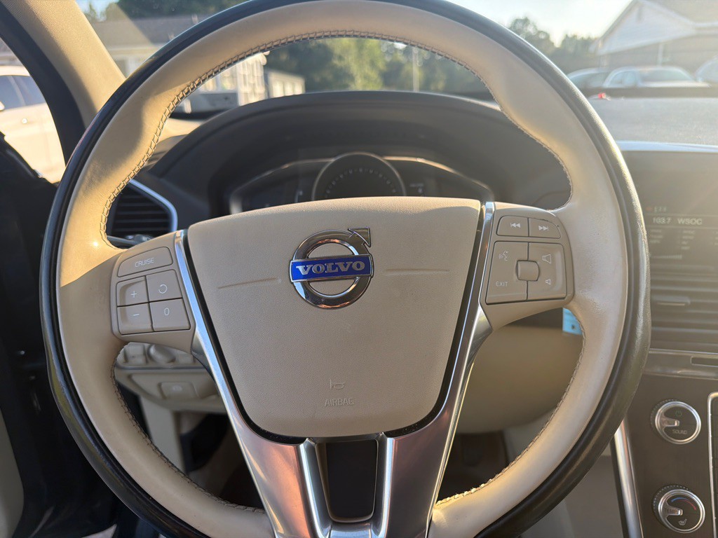 2016 Volvo XC60 Image 20