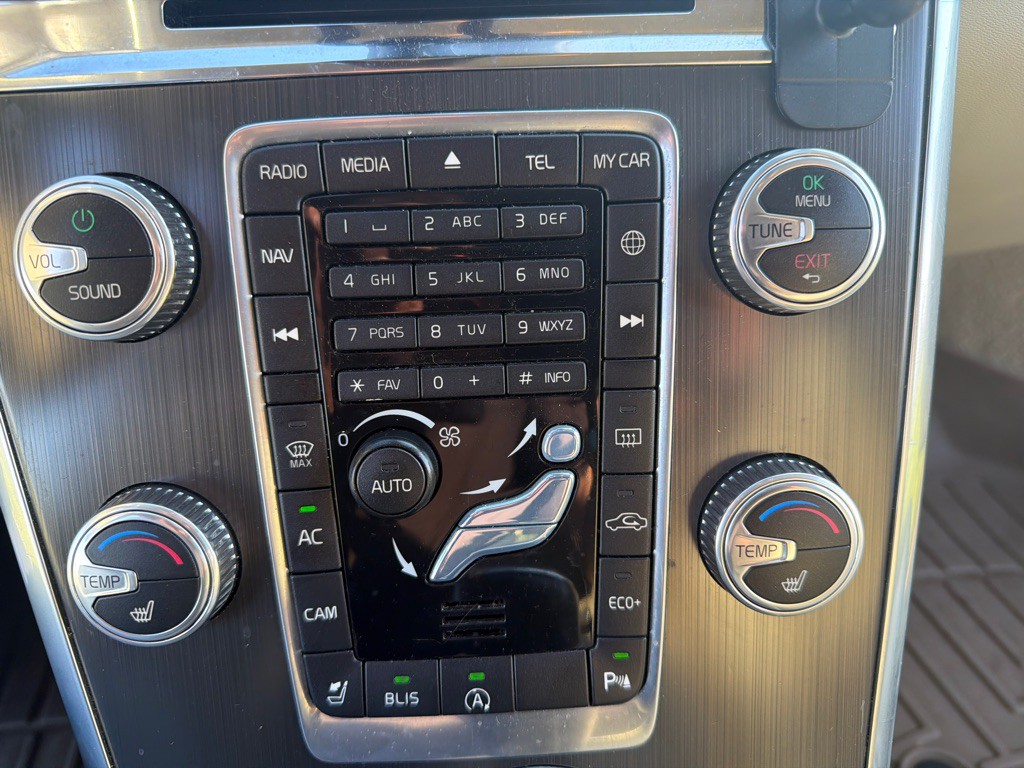 2016 Volvo XC60 Image 23