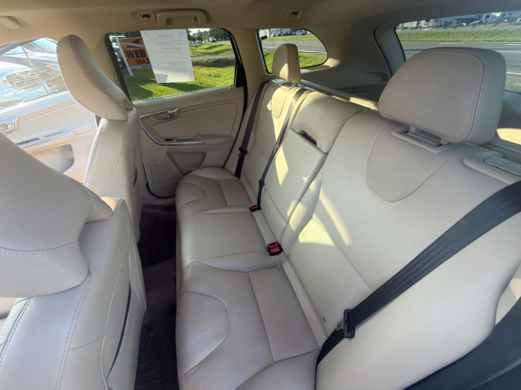 2016 Volvo XC60 Image 29