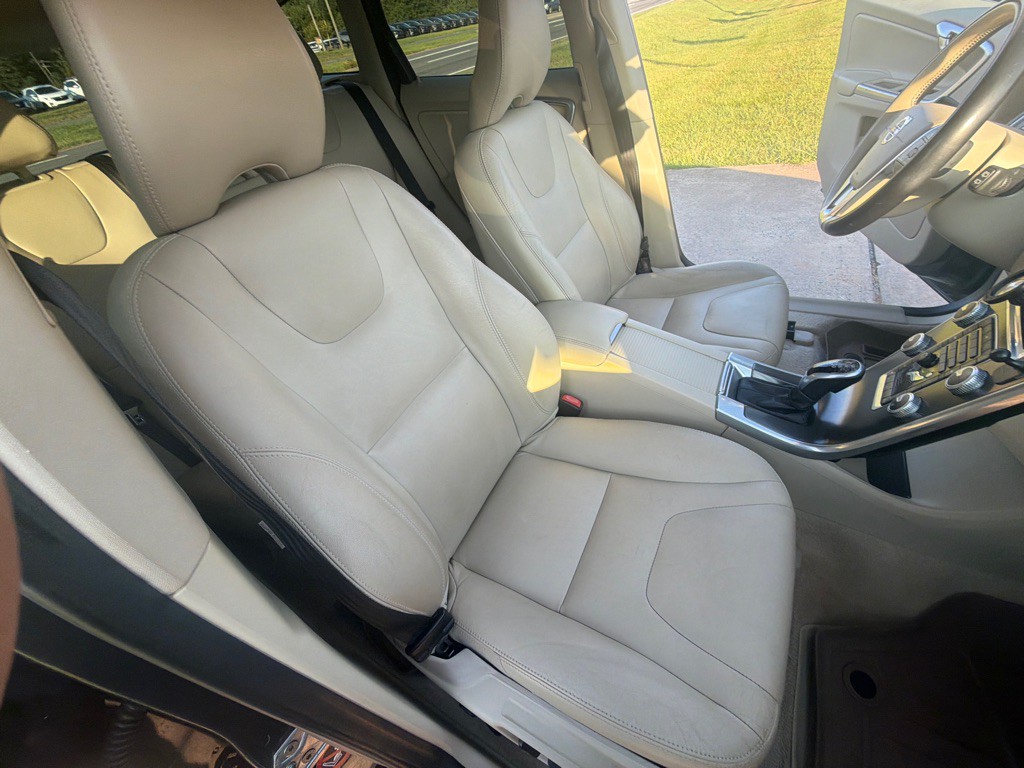 2016 Volvo XC60 Image 30