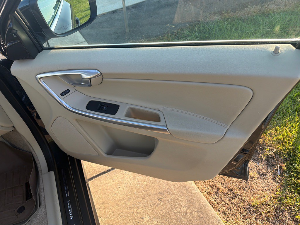 2016 Volvo XC60 Image 33