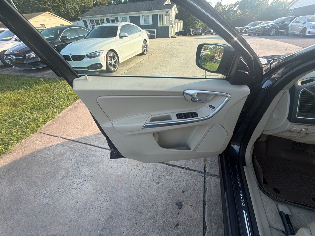 2016 Volvo XC60 Image 34