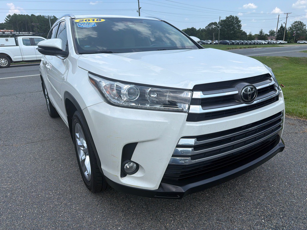 2018 Toyota Highlander Image 2