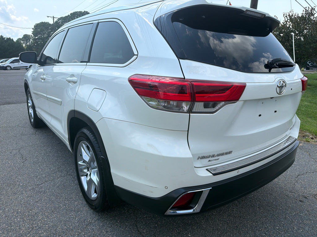 2018 Toyota Highlander Image 7