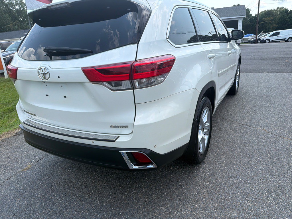 2018 Toyota Highlander Image 8