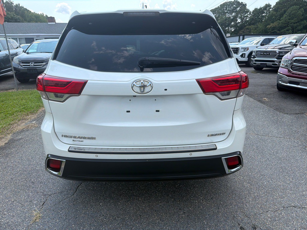 2018 Toyota Highlander Image 9