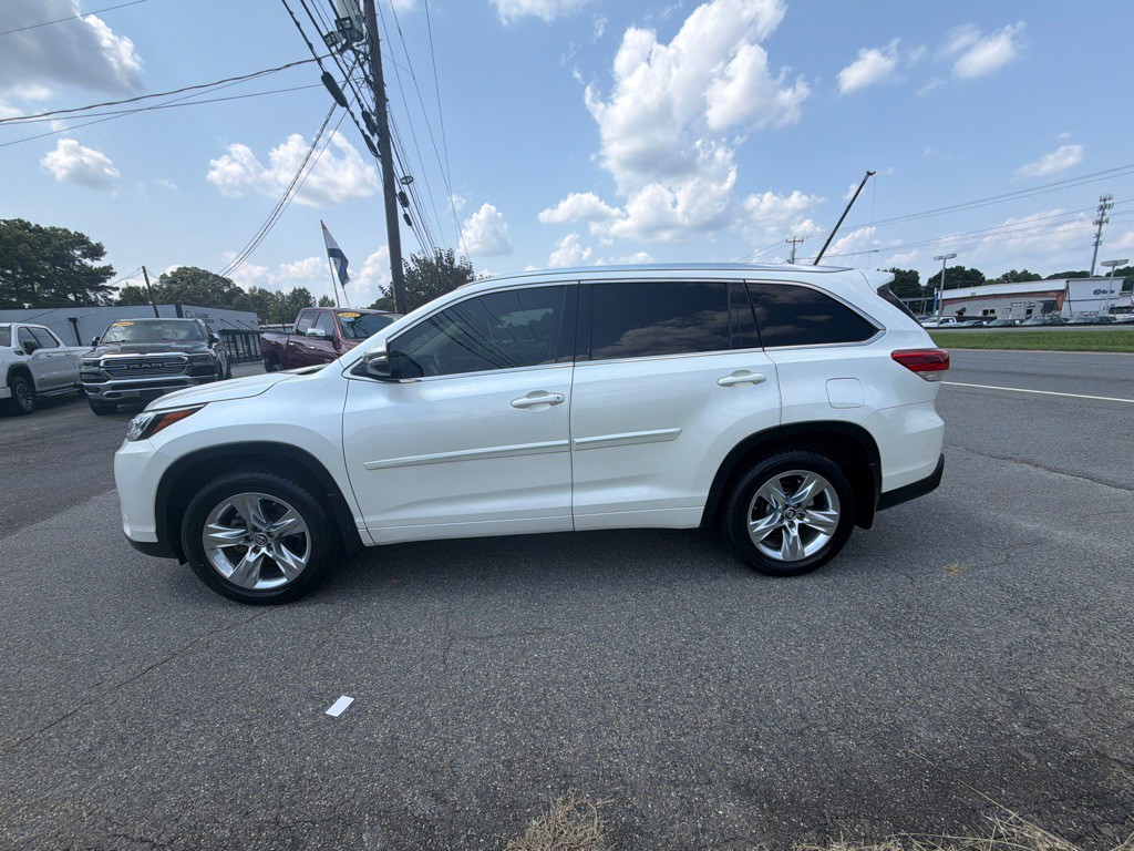 2018 Toyota Highlander Image 11