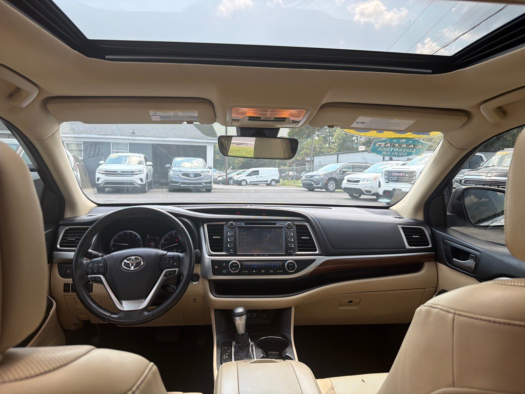 2018 Toyota Highlander Image 12
