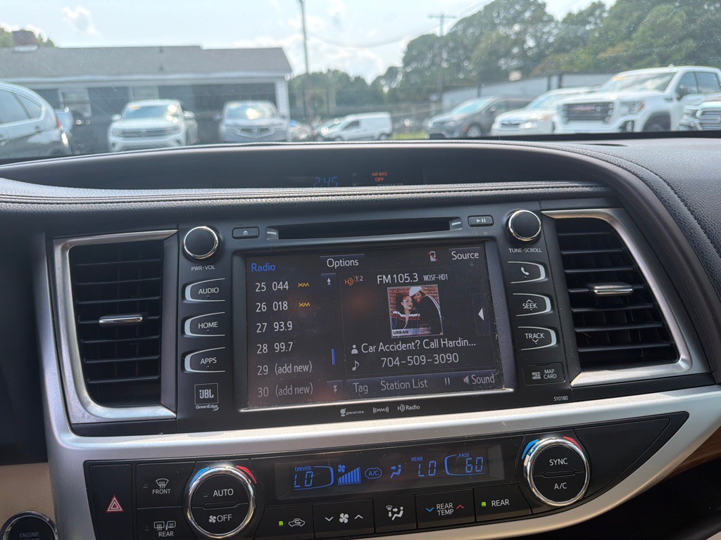 2018 Toyota Highlander Image 17