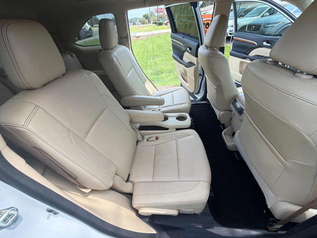 2018 Toyota Highlander Image 27