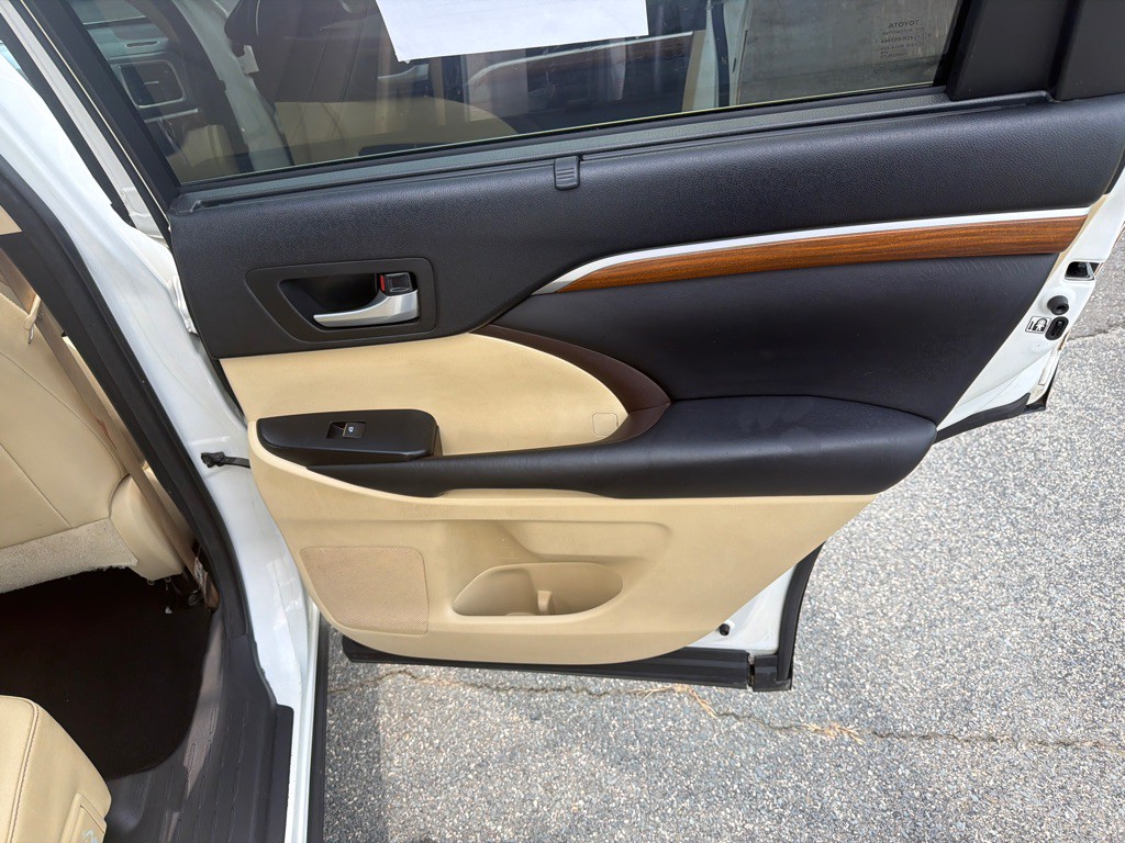 2018 Toyota Highlander Image 29