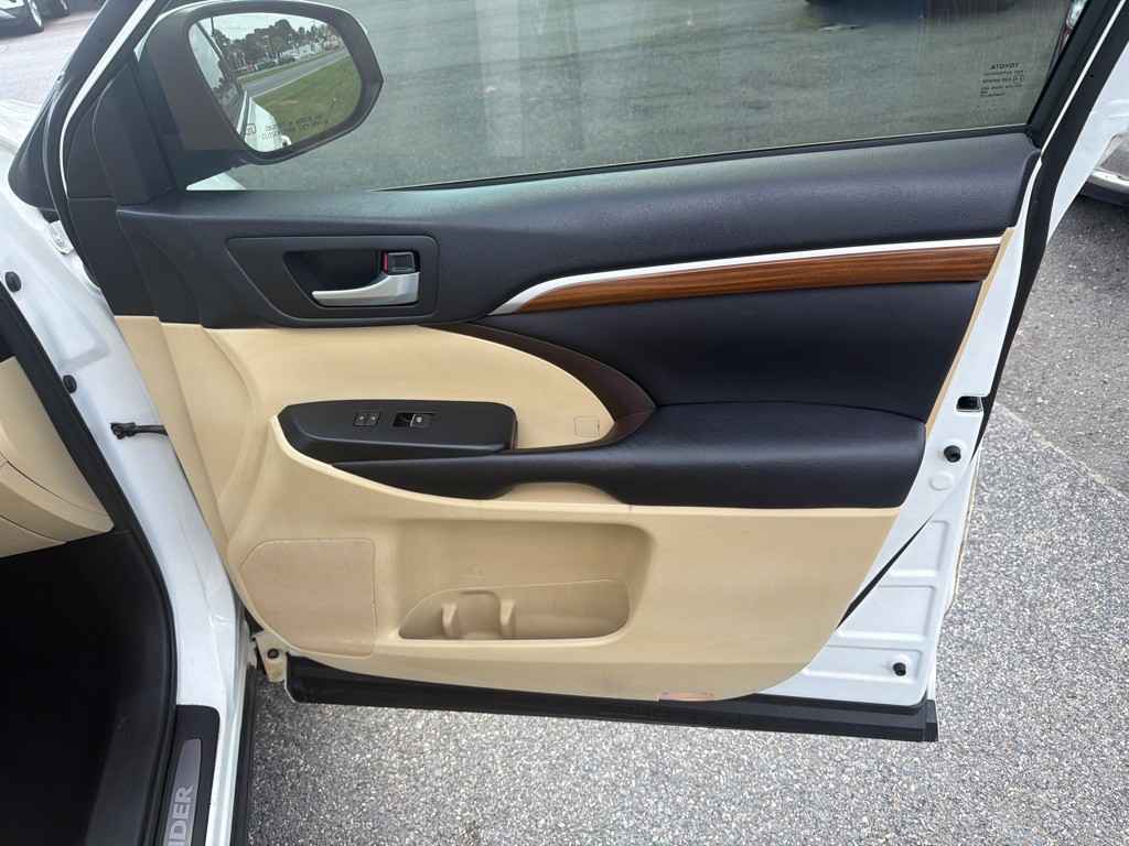 2018 Toyota Highlander Image 30